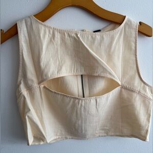 NWT Sz Small / Valija Gitana Elegant Cream Sleeveless crop Top